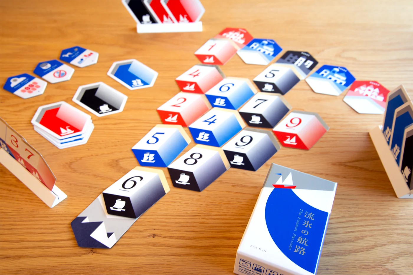流氷の航路のメーカー公式配置例。スタートからゴールへつなぐ協力ゲームです。